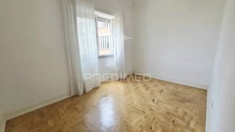 Apartamento t2 no centro de odivelas