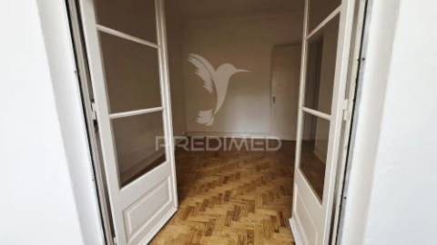 Apartamento t2 no centro de odivelas