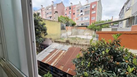 Apartamento t2 no centro de odivelas