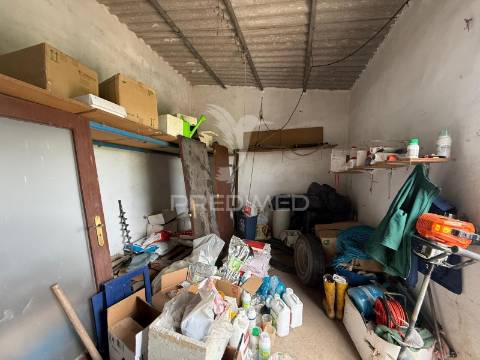 Terreno rústico com furo e poço em alpiarça – 11.040 m²