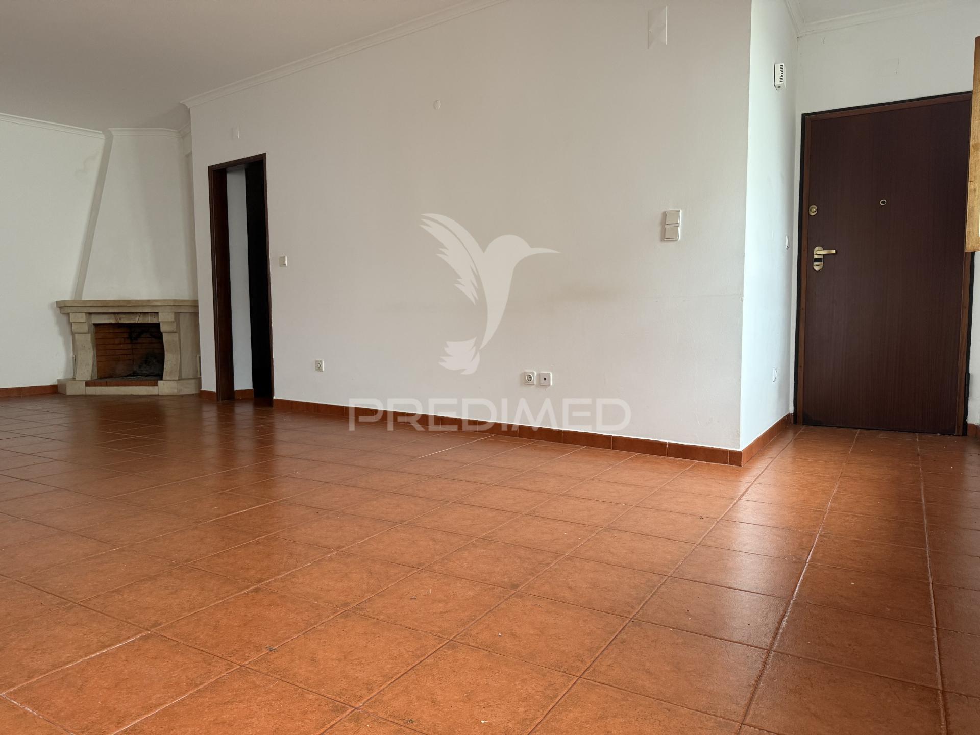 Apartamento t2 no centro de almograve – para venda