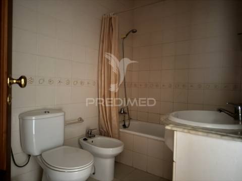 Apartamento t2 no centro de almograve – para venda