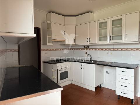 Apartamento t2 no centro de almograve – para venda