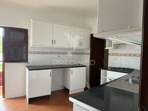 Apartamento t2 no centro de almograve – para venda