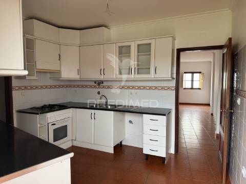 Apartamento t2 no centro de almograve – para venda