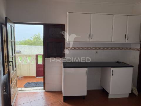 Apartamento t2 no centro de almograve – para venda