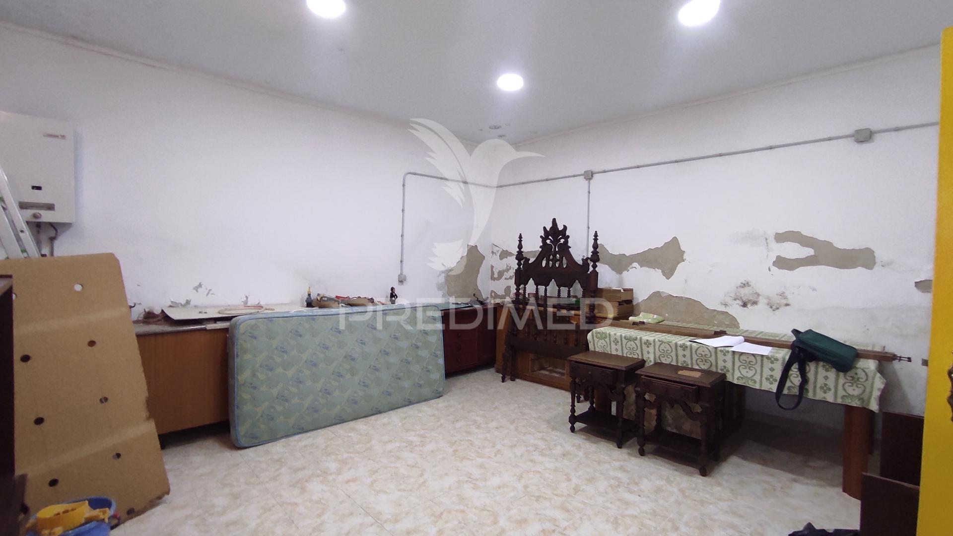 Armazém adaptado a habitação t1