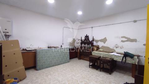 Armazém adaptado a habitação t1