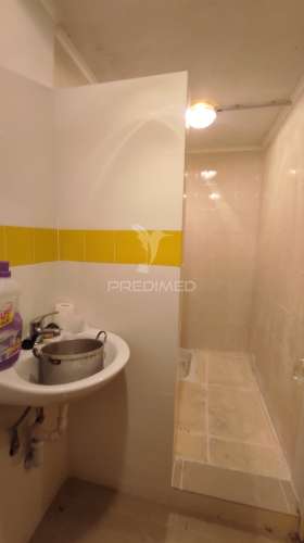 Armazém adaptado a habitação t1