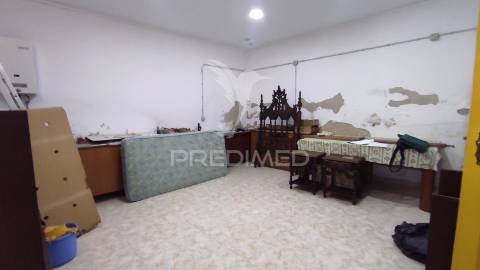Armazém adaptado a habitação t1