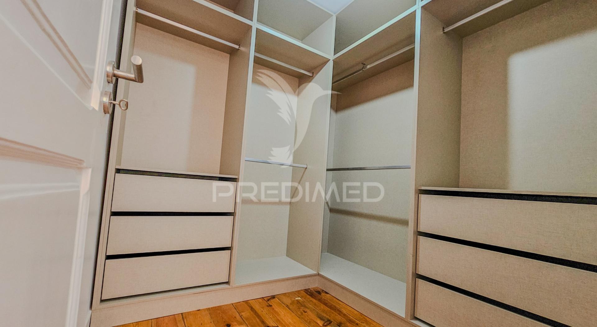 Apartamento t4 +1 no centro de lisboa, picoas