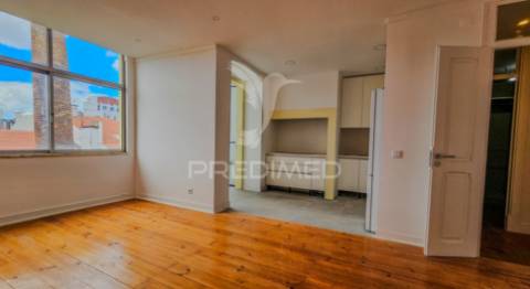 Apartamento t4 +1 no centro de lisboa, picoas
