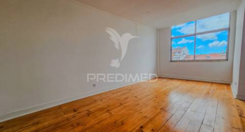 Apartamento t4 +1 no centro de lisboa, picoas