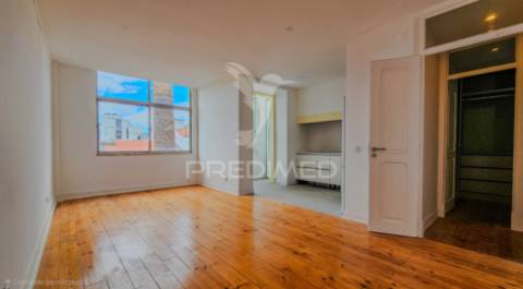 Apartamento t4 +1 no centro de lisboa, picoas