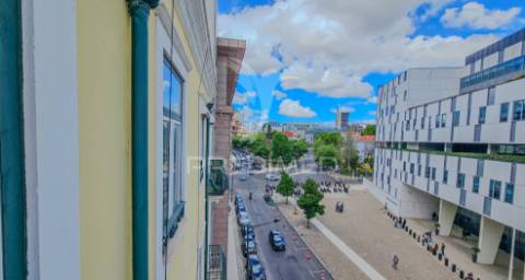 Apartamento t4 +1 no centro de lisboa, picoas