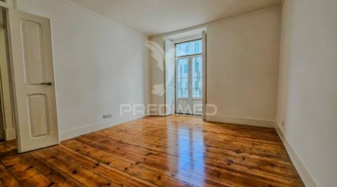 Apartamento t4 +1 no centro de lisboa, picoas