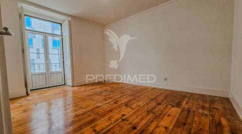 Apartamento t4 +1 no centro de lisboa, picoas