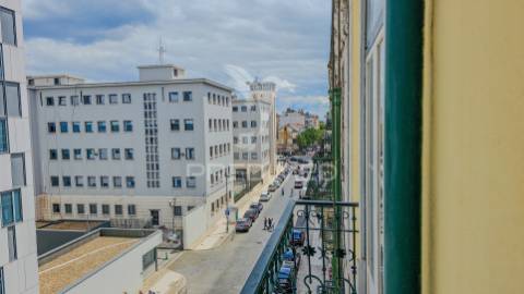 Apartamento t4 +1 no centro de lisboa, picoas