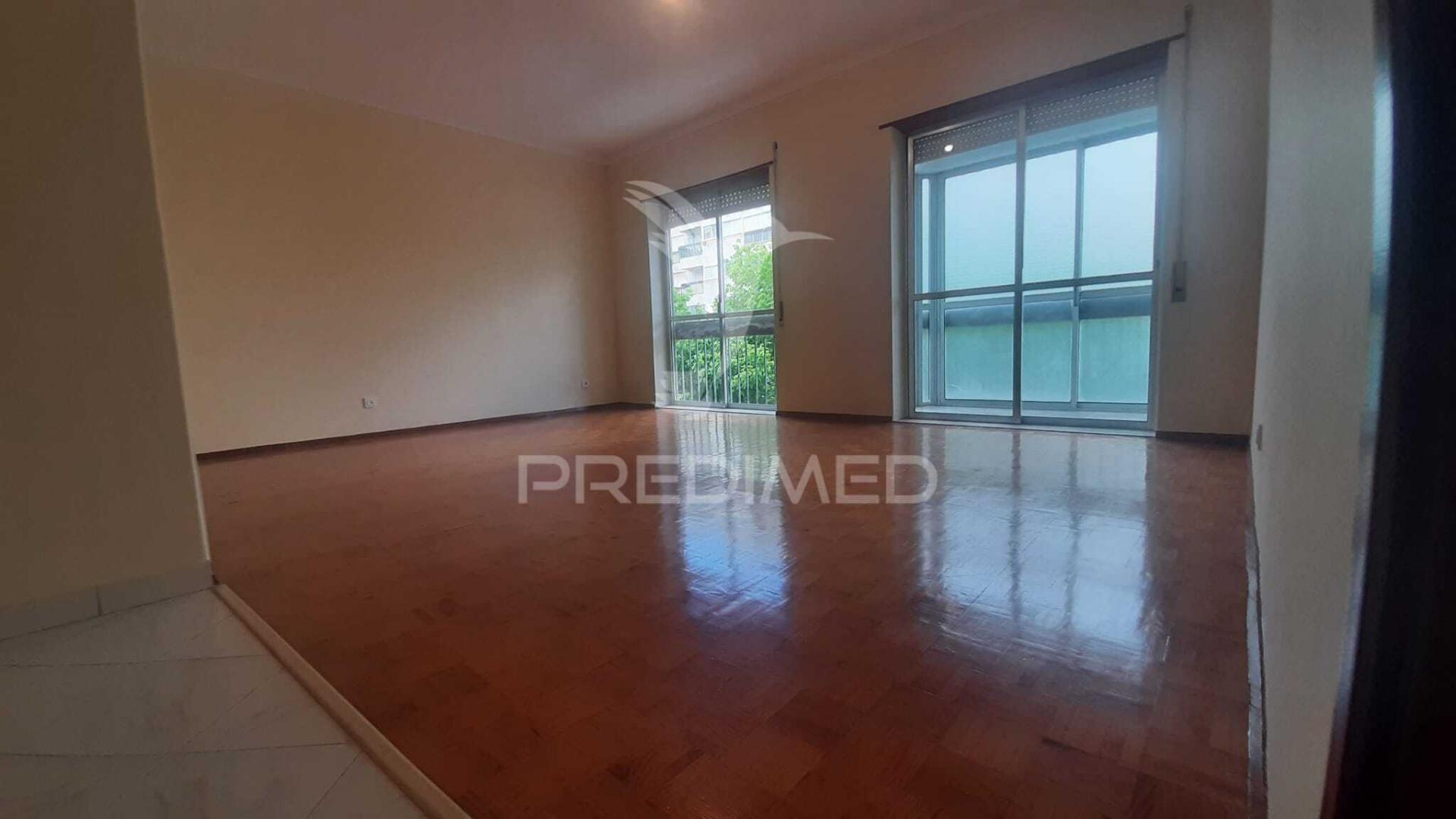 Arrendamento » apartamento t2/95m2 ( remodelado ) ?  urbisado - setúbal