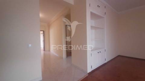 Arrendamento » apartamento t2/95m2 ( remodelado ) ?  urbisado - setúbal