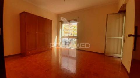Arrendamento » apartamento t2/95m2 ( remodelado ) ?  urbisado - setúbal