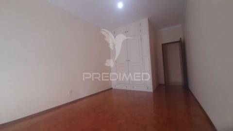 Arrendamento » apartamento t2/95m2 ( remodelado ) ?  urbisado - setúbal