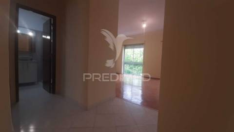Arrendamento » apartamento t2/95m2 ( remodelado ) ?  urbisado - setúbal