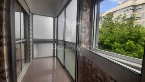 Arrendamento » apartamento t2/95m2 ( remodelado ) ?  urbisado - setúbal