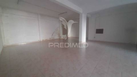 Venda » armazém/garagem de rua c./106m2 e fácil acesso em zona central de setúbal