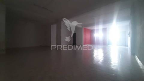 Venda » armazém/garagem de rua c./106m2 e fácil acesso em zona central de setúbal