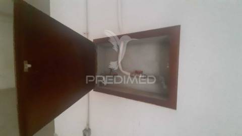 Venda » armazém/garagem de rua c./106m2 e fácil acesso em zona central de setúbal