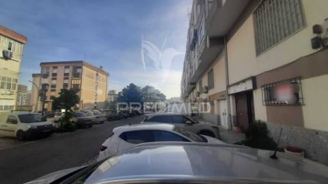 Venda » armazém/garagem de rua c./106m2 e fácil acesso em zona central de setúbal