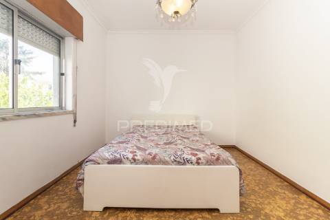 Apartamento t2 com 2 marquises ,4 caminhos em setúbal.