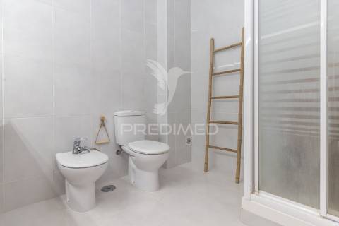 Apartamento t2 com 2 marquises ,4 caminhos em setúbal.