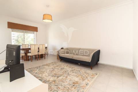 Apartamento t2 com 2 marquises ,4 caminhos em setúbal.