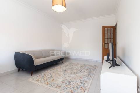 Apartamento t2 com 2 marquises ,4 caminhos em setúbal.