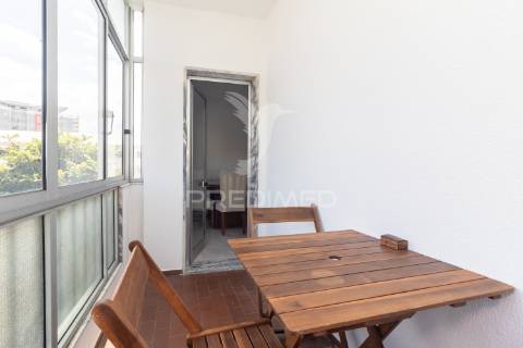 Apartamento t2 com 2 marquises ,4 caminhos em setúbal.