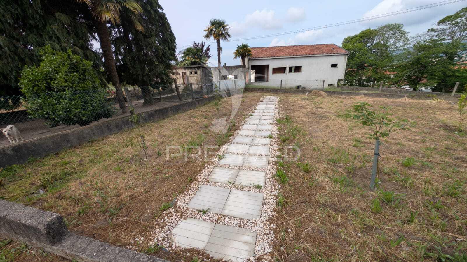Apartamento | tipologia t3 | dois pisos | três frentes.