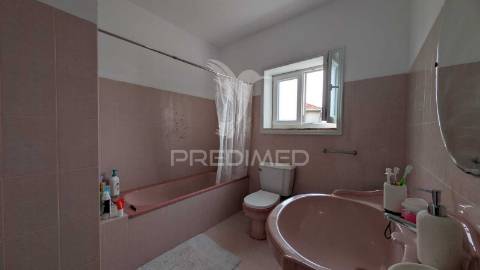 Apartamento | tipologia t3 | dois pisos | três frentes.