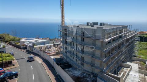 Apartamento t3 - no centro caniço