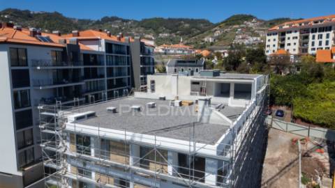 Apartamento t3 - no centro caniço
