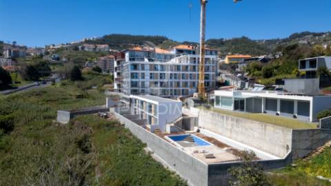 Apartamento t3 - no centro caniço