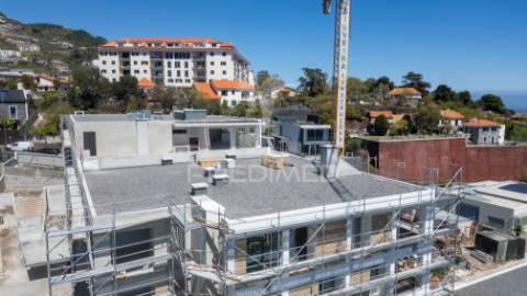 Apartamento t3 - no centro caniço