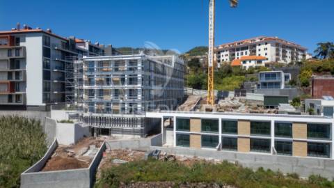 Apartamento t3 - no centro caniço
