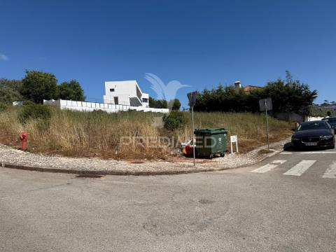 Lote de terreno para construção com 900 m2 para venda em santiago do caçém com projeto aprovado.