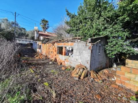 Moradia para renovação com terreno