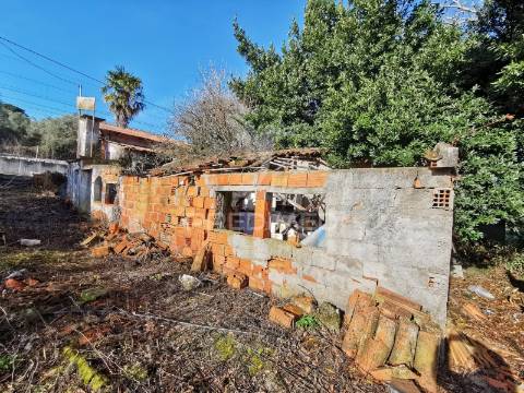 Moradia para renovação com terreno