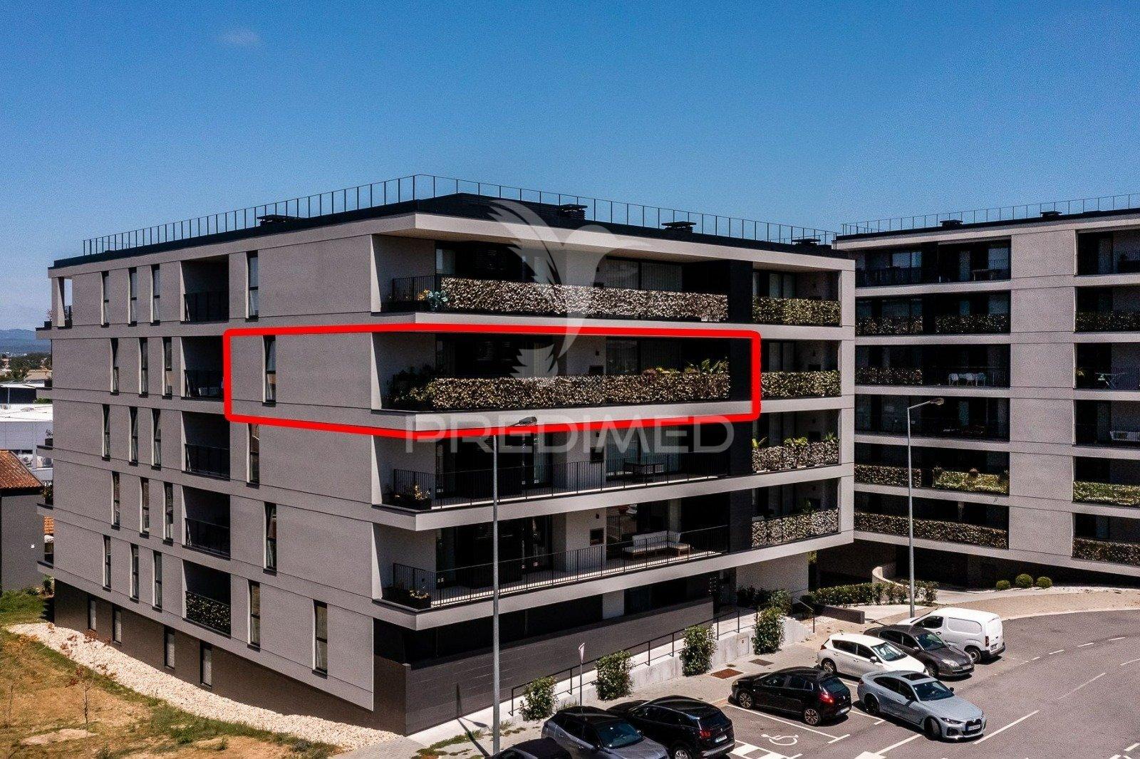 Apartamento t3+1 com três suítes (mobilado)_real, braga