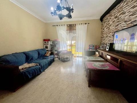 Apartamento t2 com arrecadação - centro pinhal novo