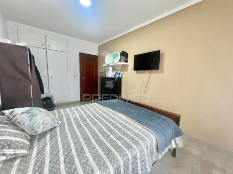 Apartamento t2 com arrecadação - centro pinhal novo
